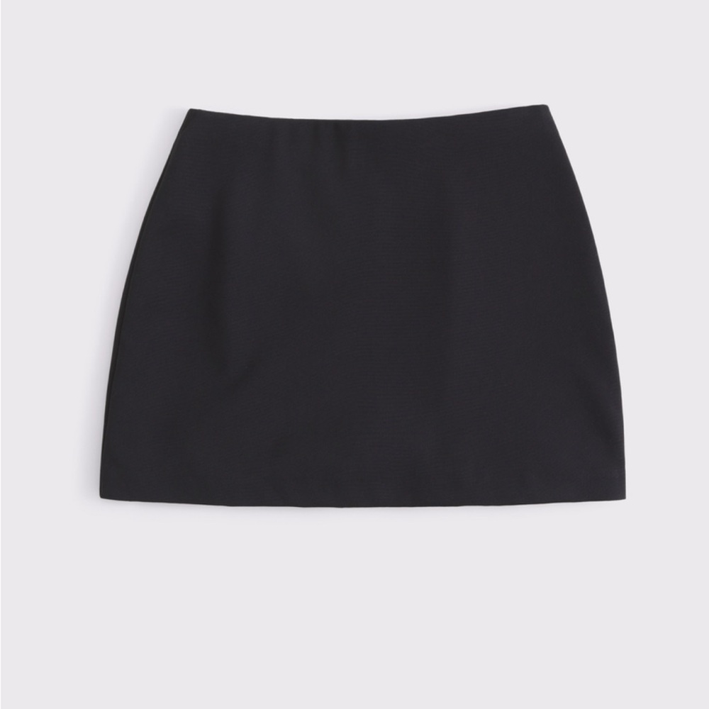 ABERCROMBIE & FITCH SCARLETT MINI SKORT
